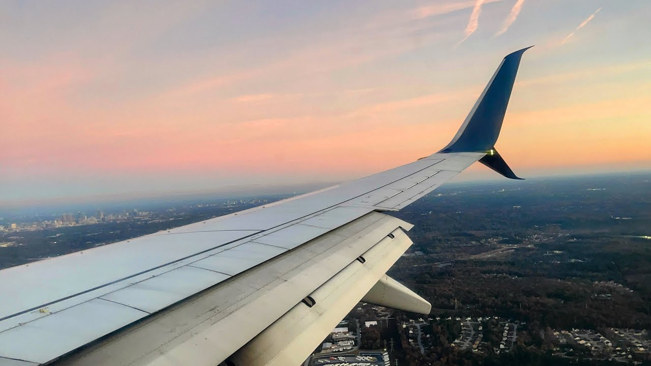 737 Arriving At ATL With The Sunrise