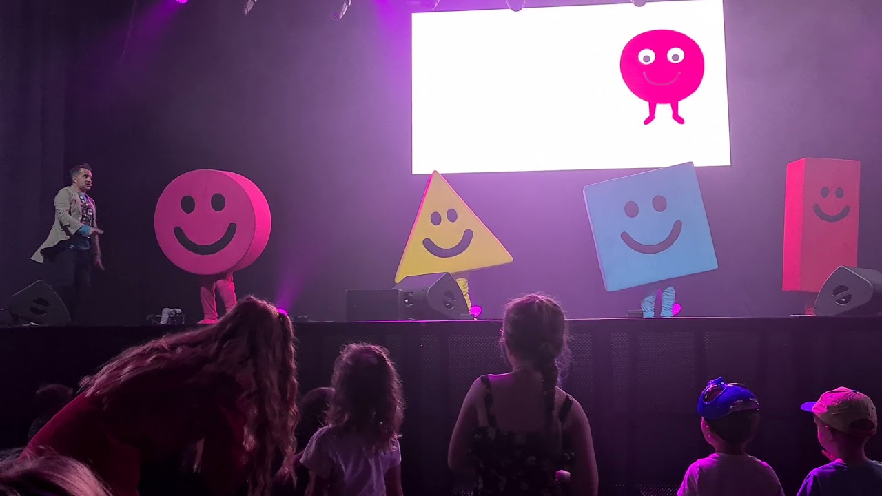 Mister Maker Live with the Shapes.