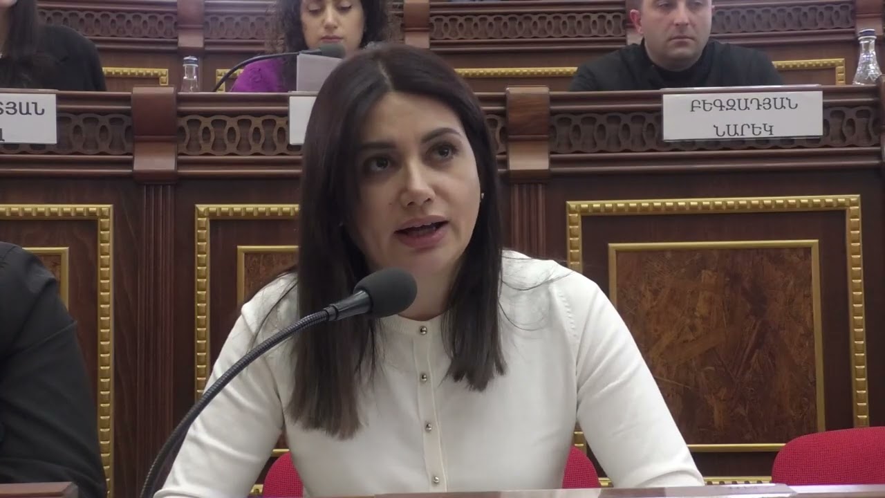 «Սառած են փողոցները, փոսերը չենք փակում»․ թեժ քննարկում Գյումրիի ավագանու նիստում