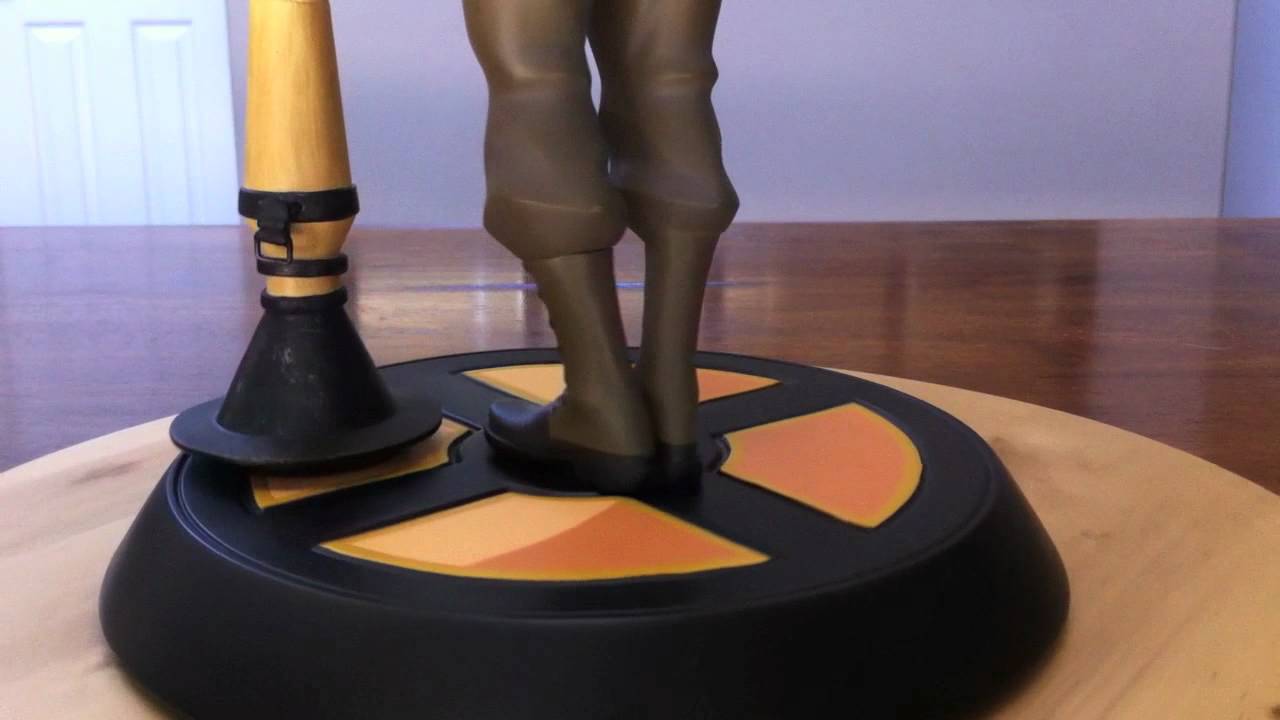 TF2 Red Soldier EX Statue Review by Gaming Heads