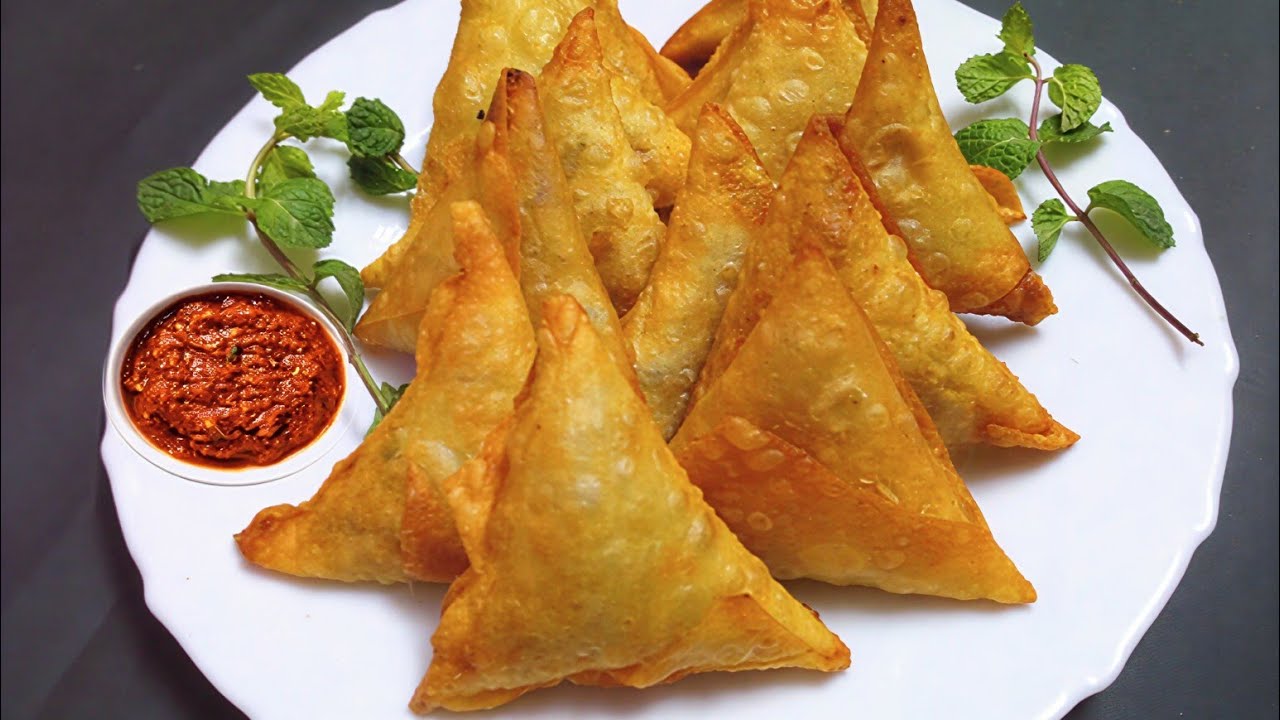 Chicken samosa recipe /Crispy Samosa Recipe | Perfect Golden & Crunchy Samosay Ghar Par Banayein.