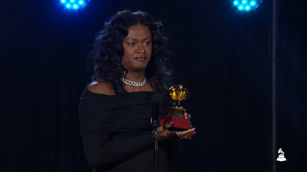 Liniker | Mejor Álbum Música Popular Brasileña