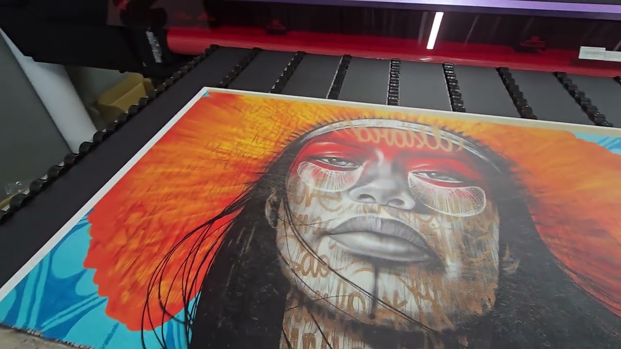 Первый взгляд на гибридное оборудование Mimaki UJ330H-160 PDS.