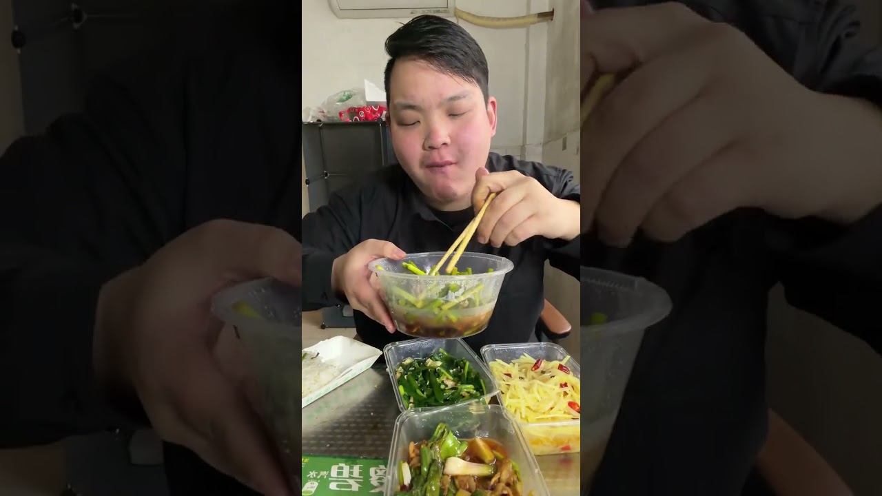 Sizzling Spicy and Sour Stir-Fried Egg with Leeks & Pork