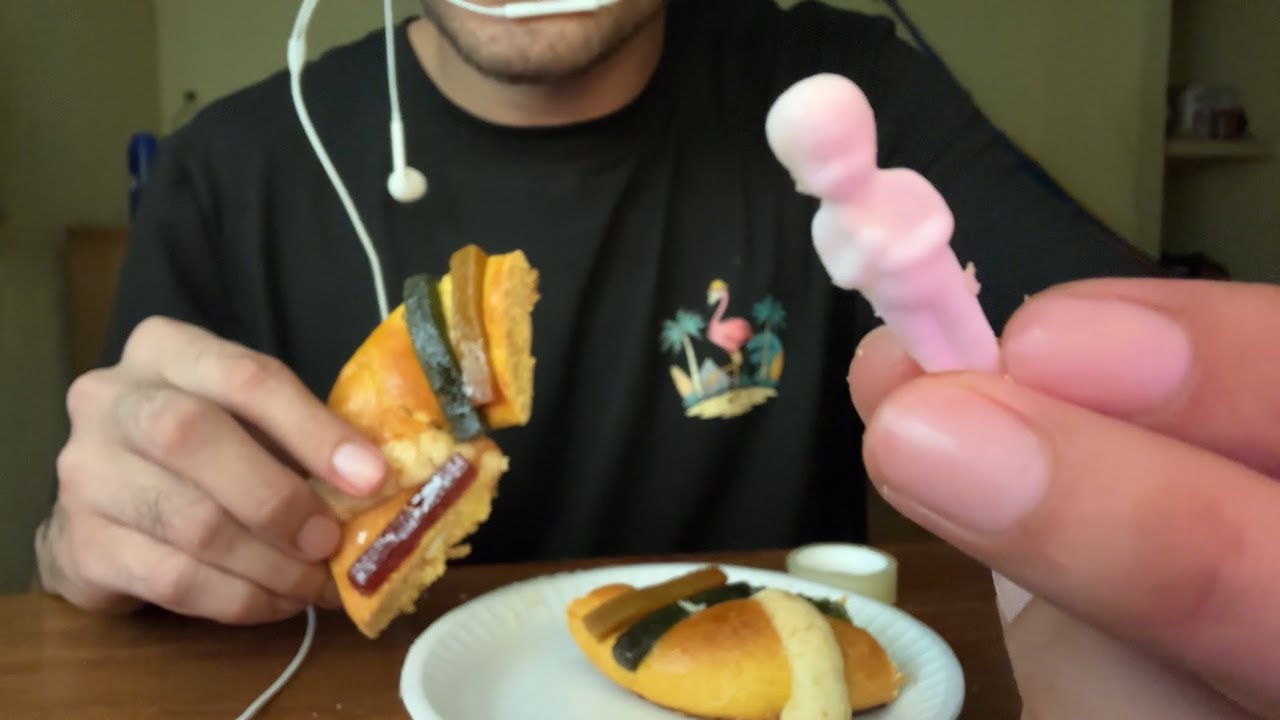 Asmr Comiendo Rosca De Reyes🤴¡Miniatura! • Mouth Sounds • Asmr Español