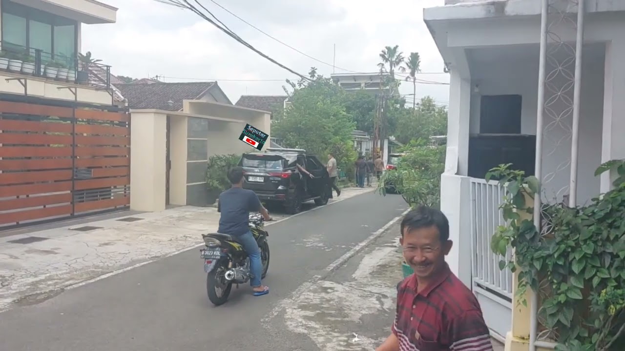 Jokowi Pulang Jumatan Masjid Kampung, Tiba2 Mobil Dicegat Adik Ipar, Sampaikan Pesan Penting 
