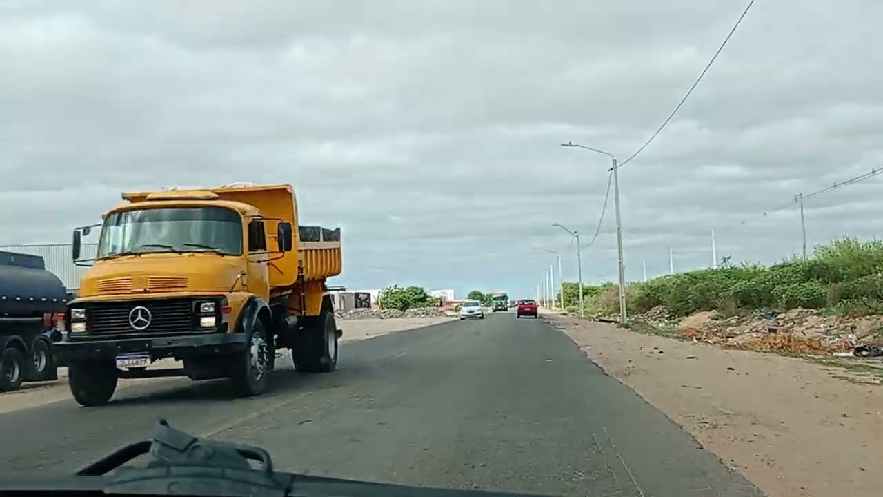Passando na Transnordestina conhecida como estrada da banana. Petrolina 