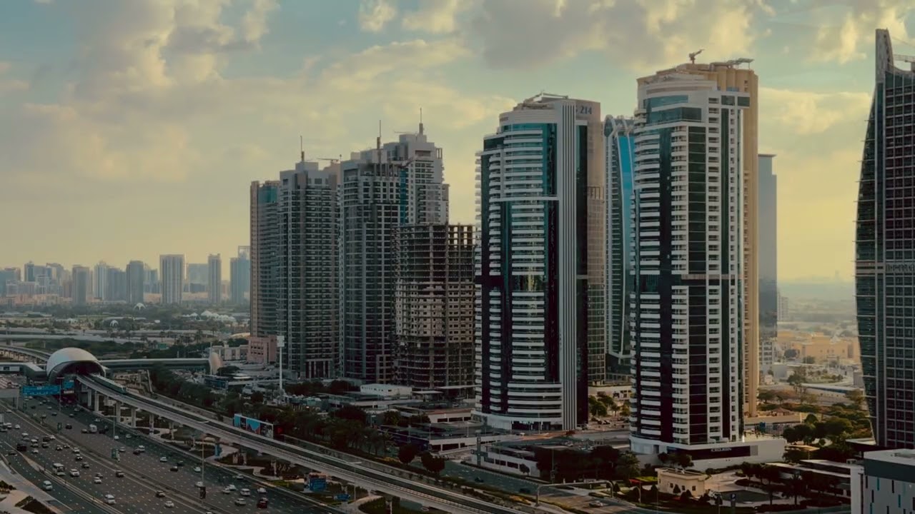 Modern Metropolis: Dubai's Towering Architecture