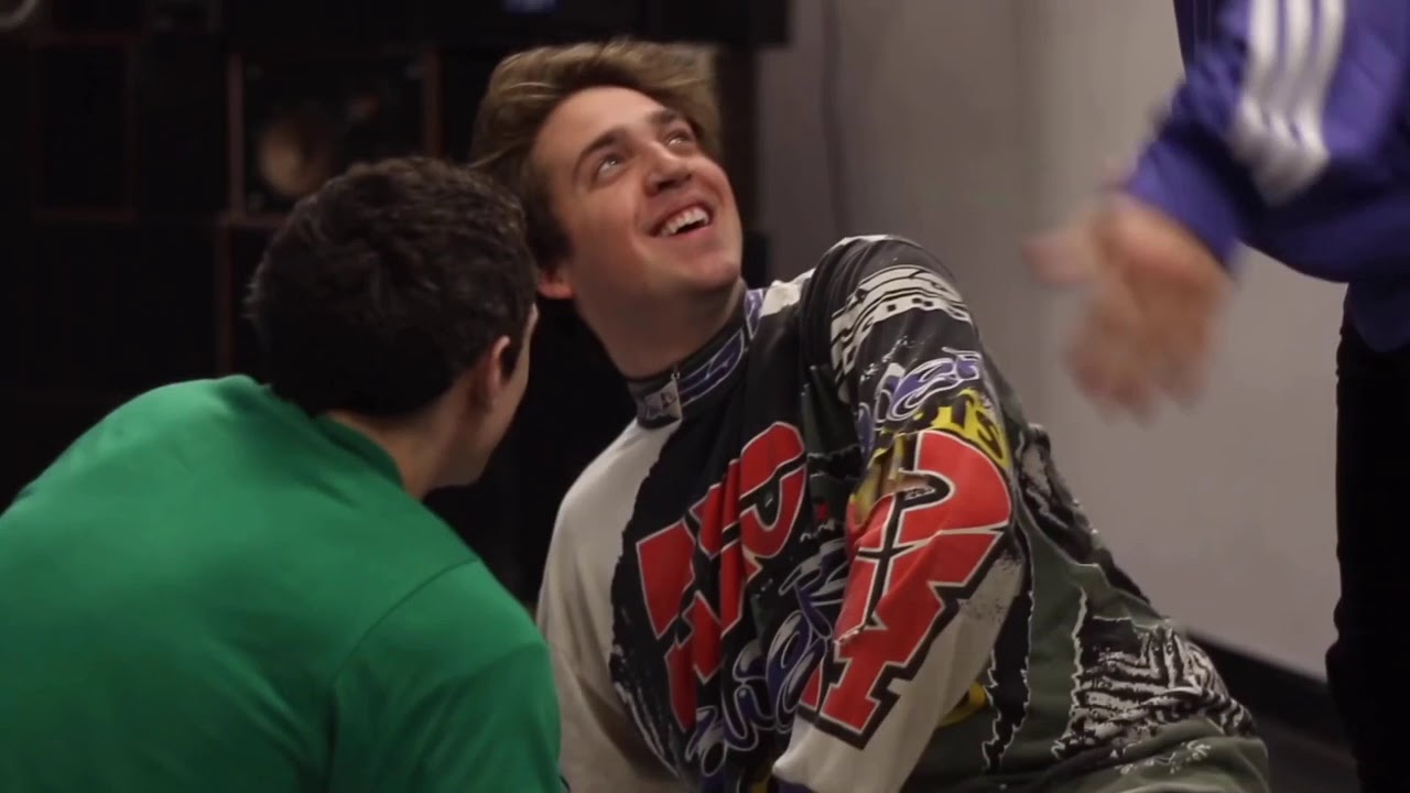 Awsten Knight being a meme for 2 minutes