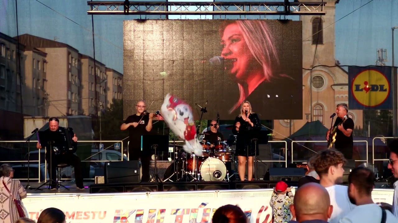 Project Folk Band - Červené jablčko