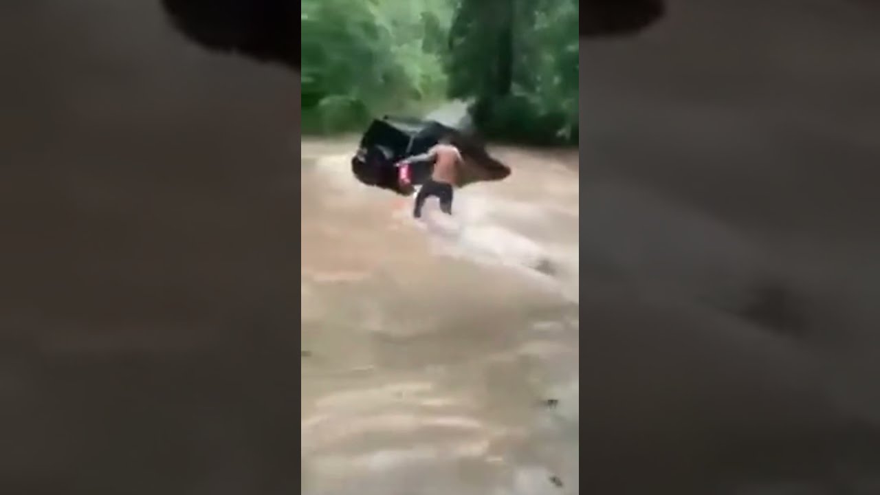 Car washed Away in Flood Water 😨