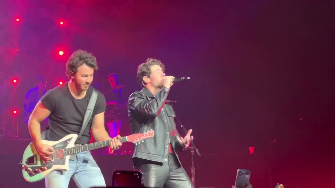 Jonas Brothers Live In Vegas: Jealous
