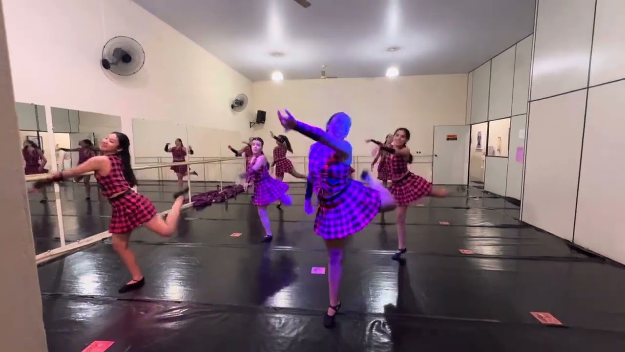 Jazz Juvenil- Academia Equilíbrio
