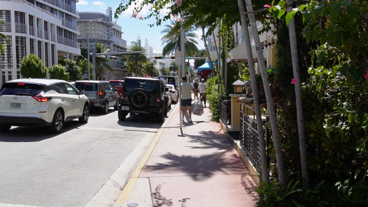 Walking Along Collins Avenue In Miami, FL 🇺🇸