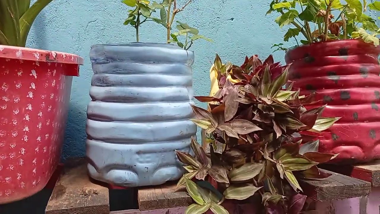 A little green escape #terracegarden #upcycling #gardendesign 