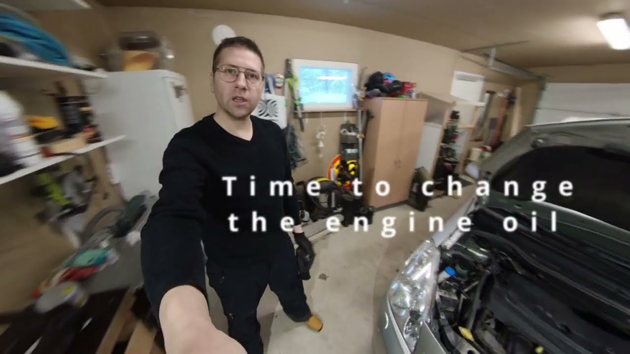 Toyota Corolla Verso motor oil and oil filter change