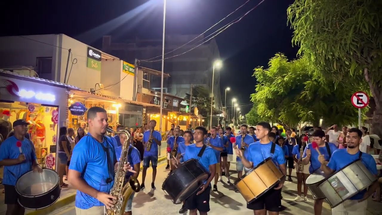 Orquestra de Frevo da Filarmônica Aconchego no ensaio aberto na La Rue-Praia do Francês 22/01/2026