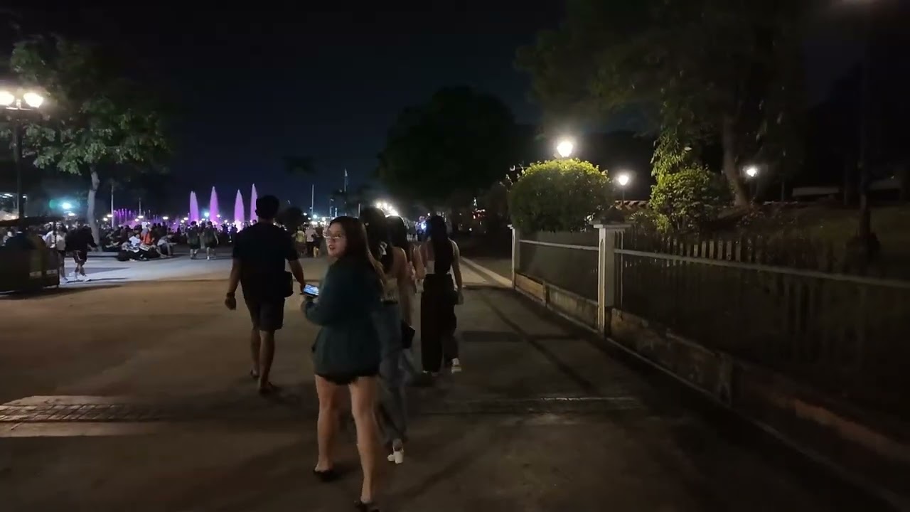 rizal fountain at night