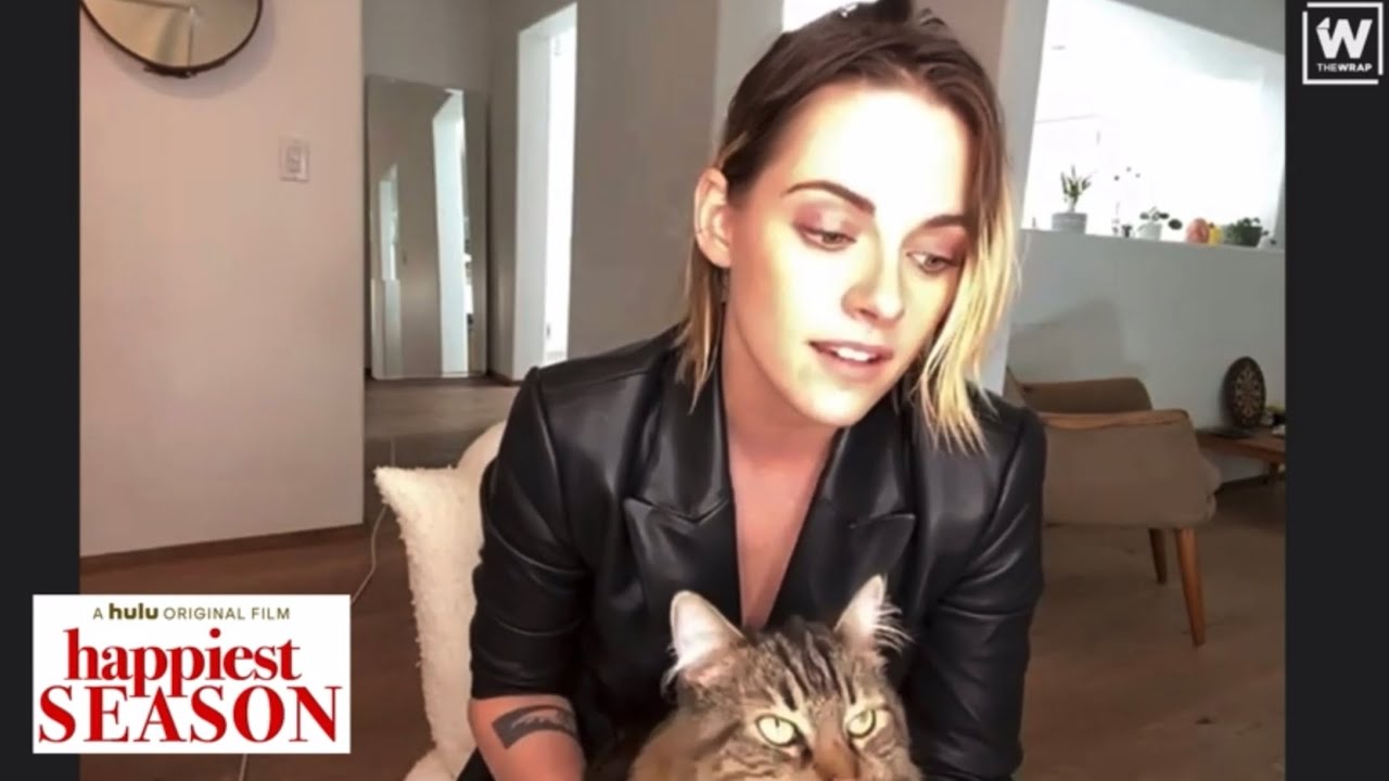 Kristen Stewart and Mackenzie Davis Talk Happiest Season