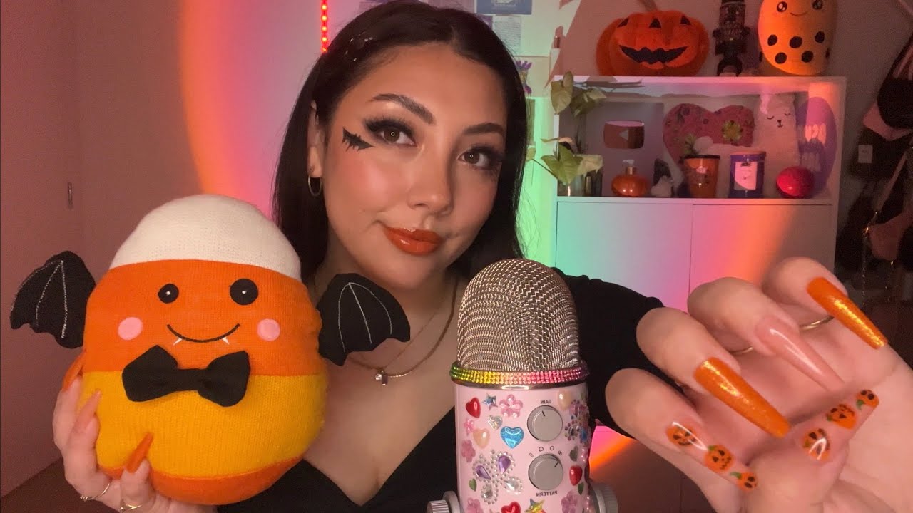 ASMR Halloween haul 🎃👻🕸🍬