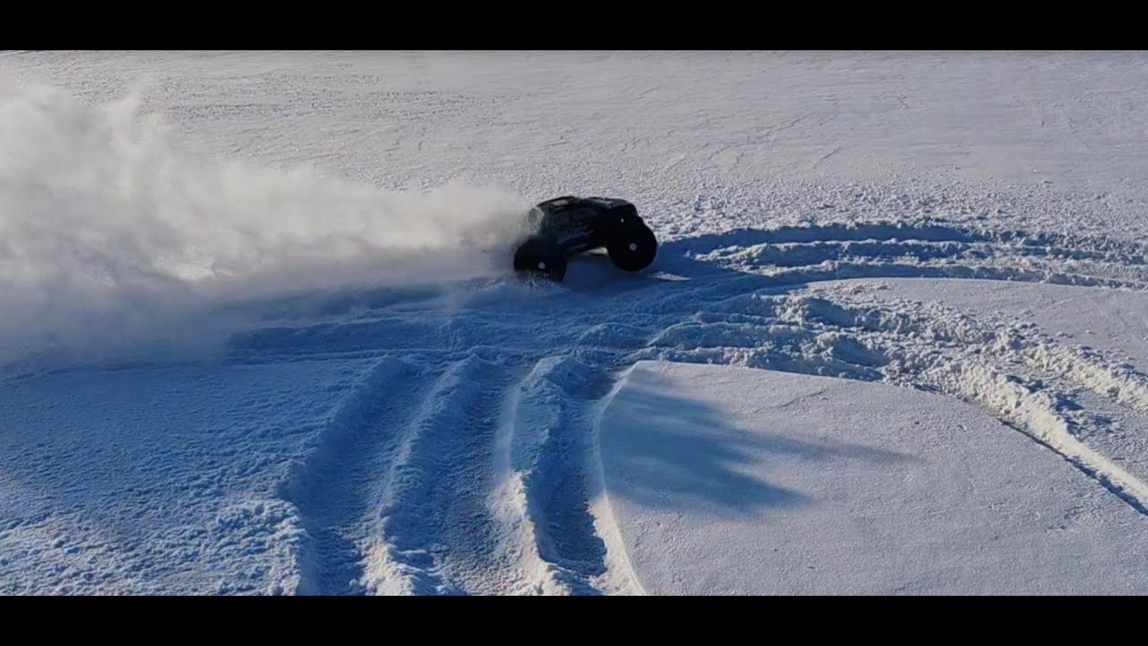Speed!! On Frozen River, 1/8 Scale RC Monster Truck, Joyful Chinese Winter. Love form Shenyang City.