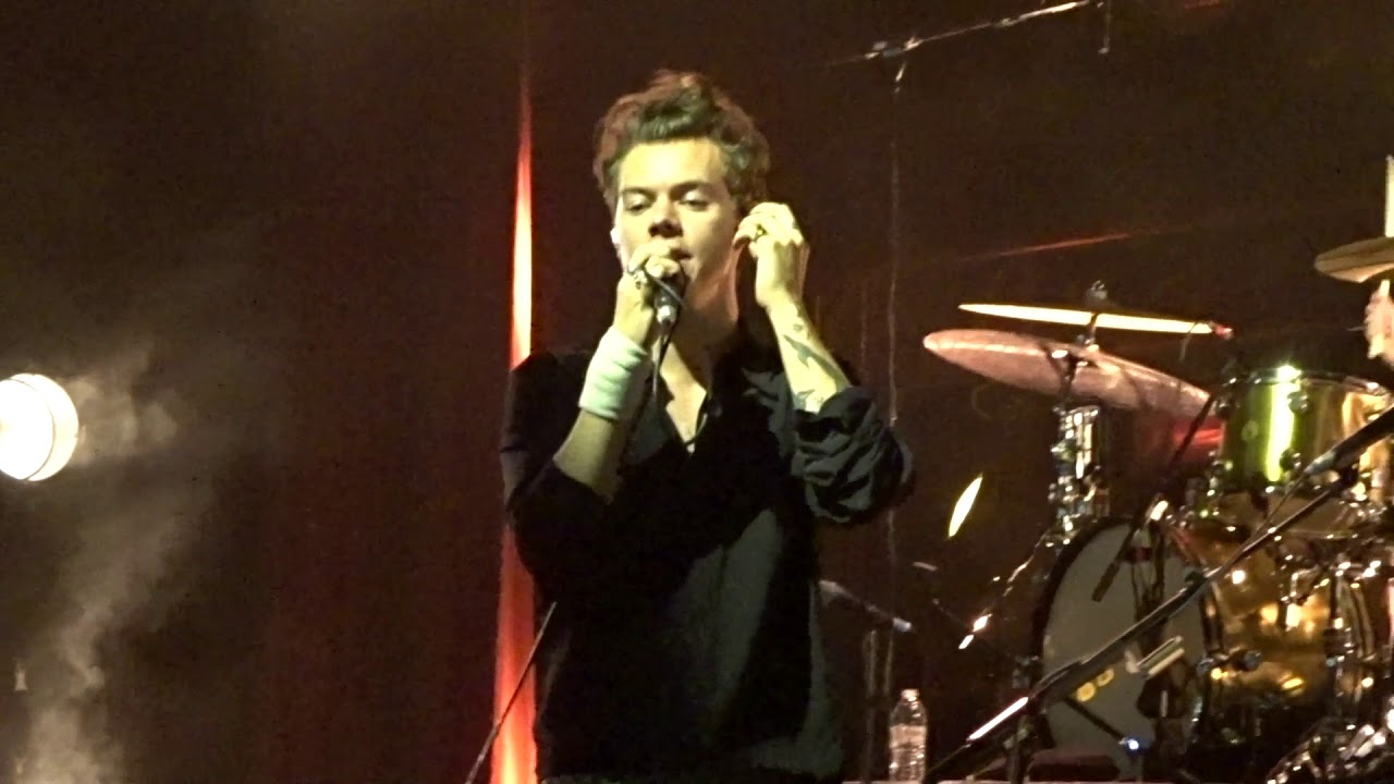 Harry Styles - Sign of the Times (Live Dallas, TX at Toyota Music Factory October 10, 2017)