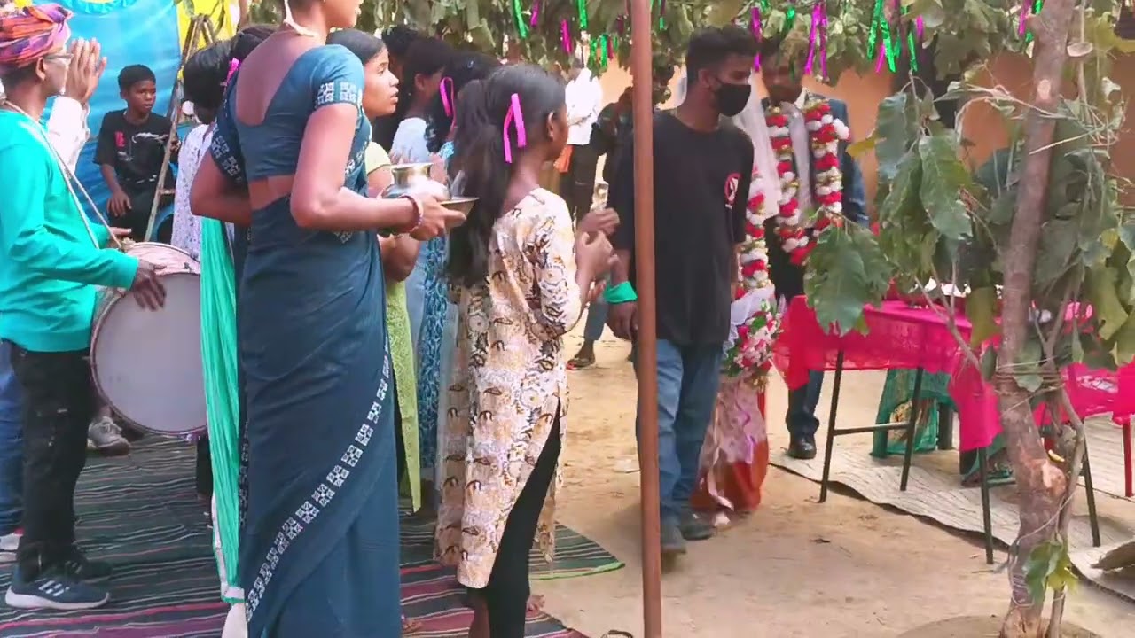 Bhaiya and bhabhi// ka swagat karte guiya log mundari and sadri song me  kaihiyo na chodi jabe re di