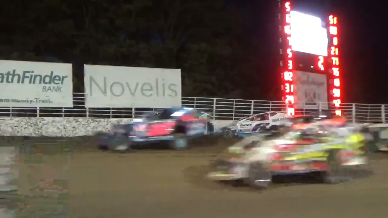 Super Dirt Week 51- CRASH!-The leaders wreck in LCS #1