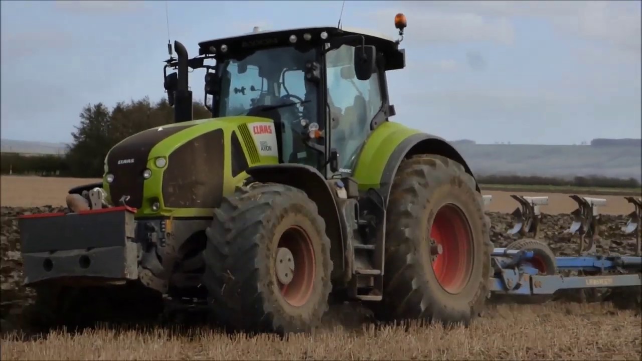 Claas 920 Axion Tractor Plowing With Vari Diamant