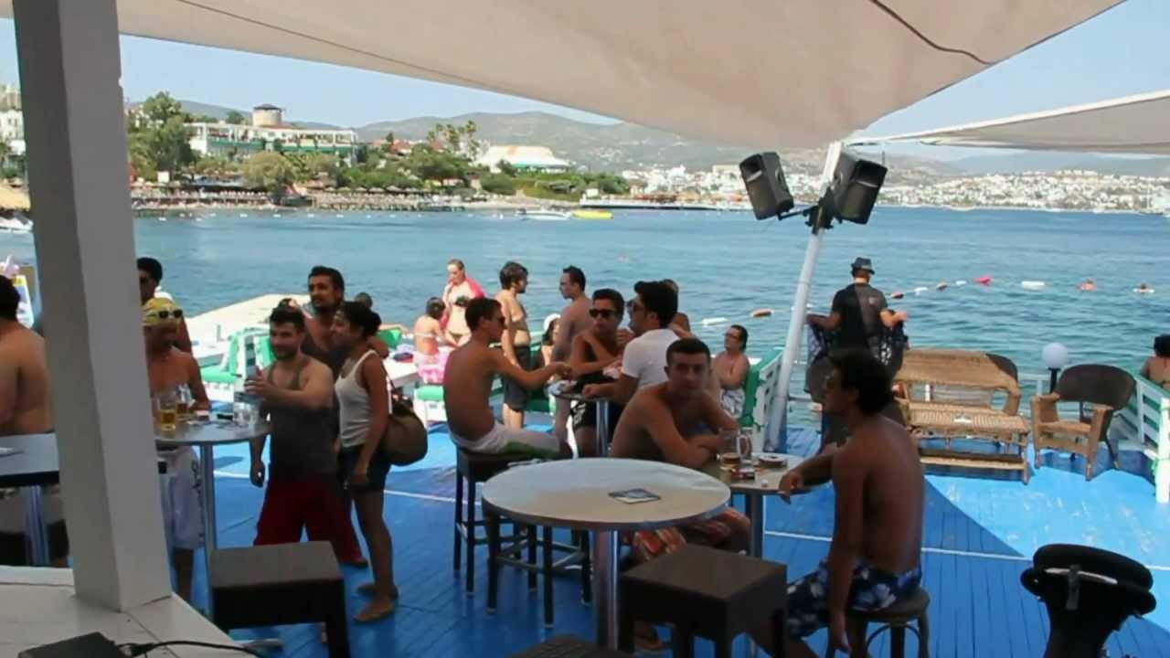 Sunday Party at Escape Beach Club