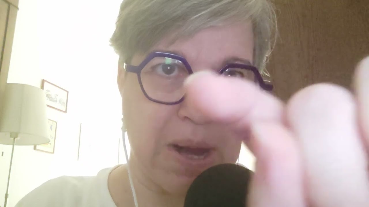 Asmr - trucco e manicure estivi per Cristina