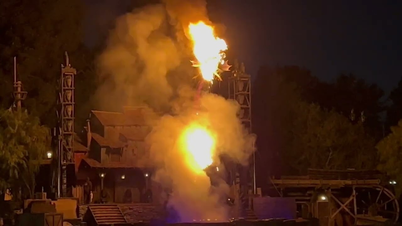 Hot Viewing of Fantasmic!