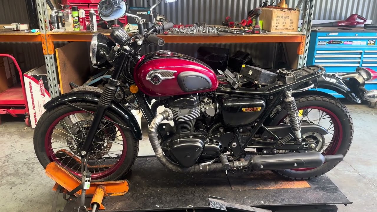 Kawasaki W800 EJ800 2013 test run for parts dismantle salvage exhaust engine sound