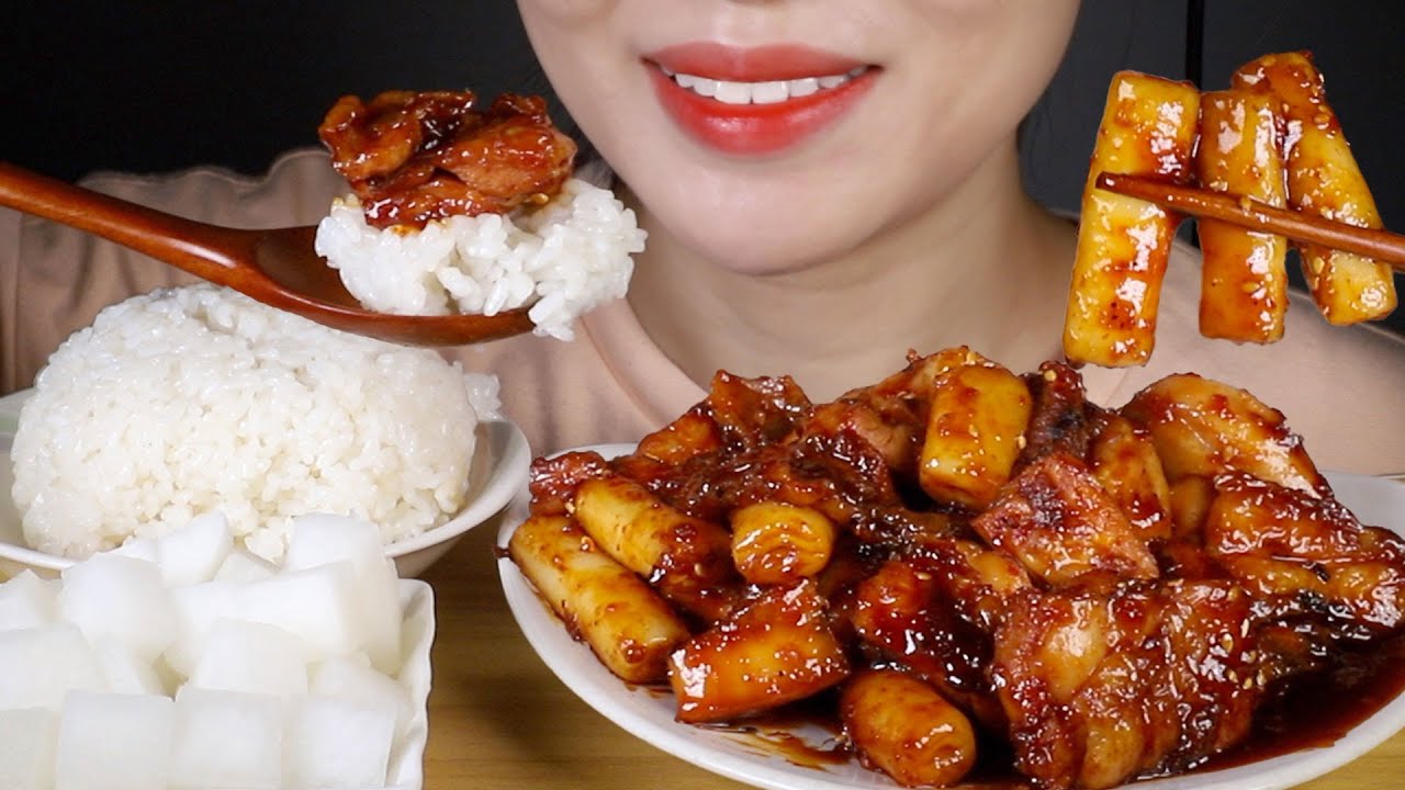 ASMR Smoky and Saucy Korean Fried Chicken with Rice | Gcova Chicken | Eating Sounds Mukbang
