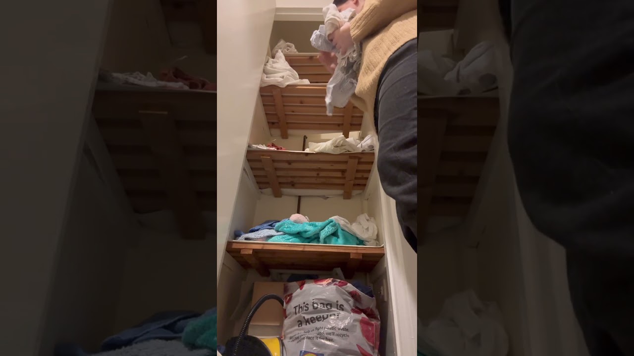 Let’s organise and de clutter - linen cupboard 