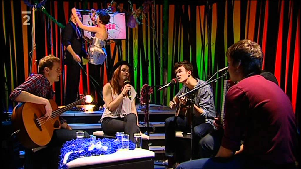 Ewa Farna & Charlie Straight - Mám Jednu Ruku Dlouhou (Medúza 31-12-2011)