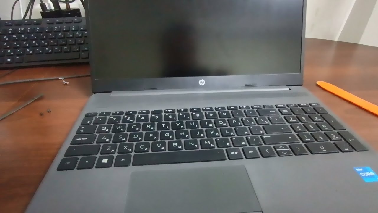 Як розібрати ноутбук HP 250 G8? Очистка вентилятора HP 250 G8