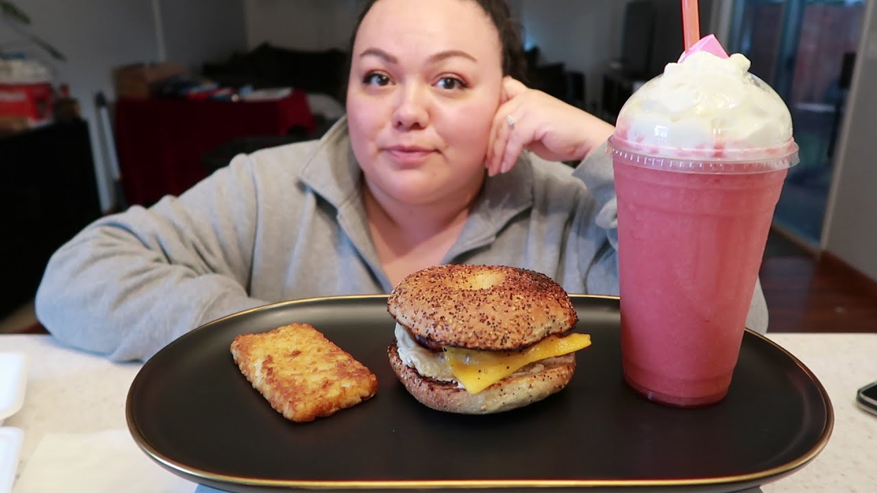 The Squatch Breakfast Bagel Mukbang & Chit Chat