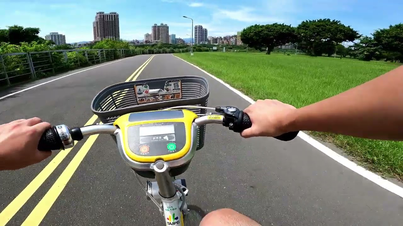 Taipei Riverside Bike Ride (Gongguan to Dadaocheng)