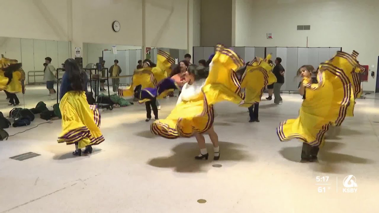 Righetti High’s Marimba Band and Ballet Folklórico group preps for Elks Rodeo Parade