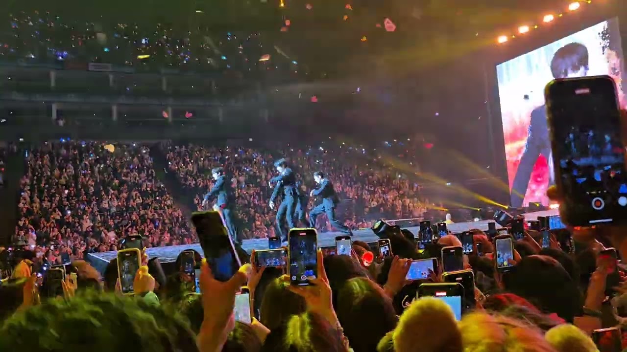 Tomorrow X Together TxT London 2025 Deja Vu Fancam