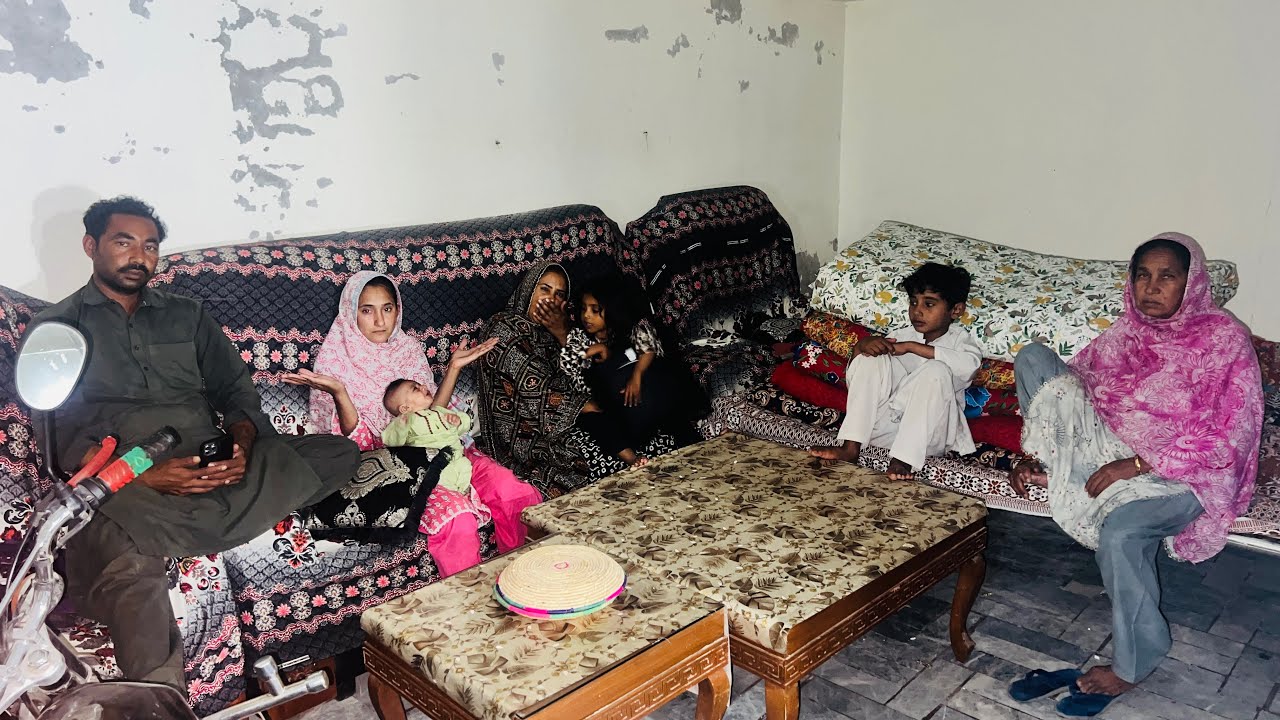 Bhai Javed or bhabhi Asia na mera room ka 🤦‍♀️