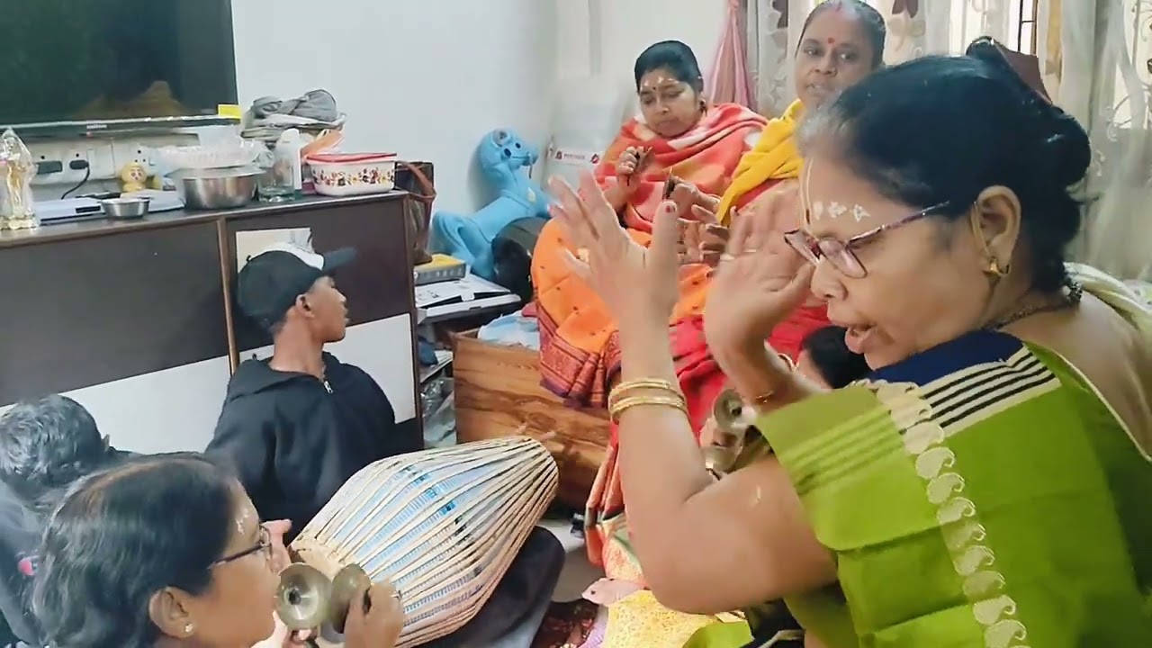Krishna naam r Kirtan 🙏🏻🙏🏻 