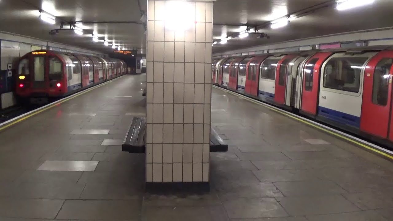 London Underground 2022-Central Line 1992 Stock at Wanstead & Redbridge