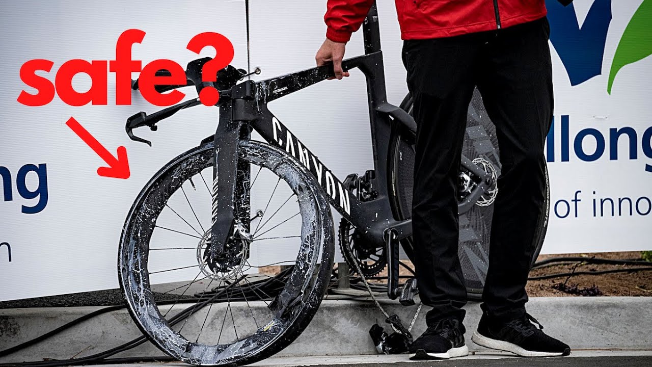 Should You Run Hookless Rims?