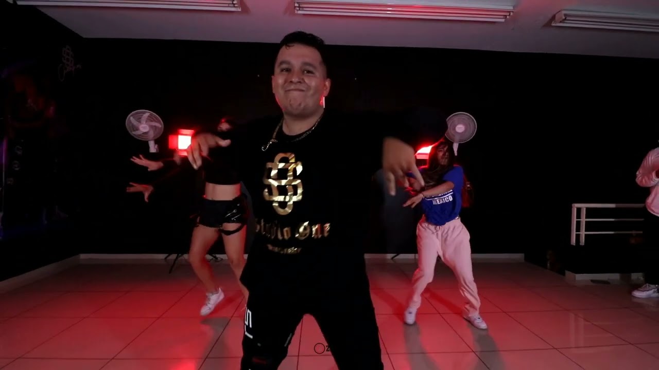 Me Reclama - Mambo Kingz Regueton coreografia