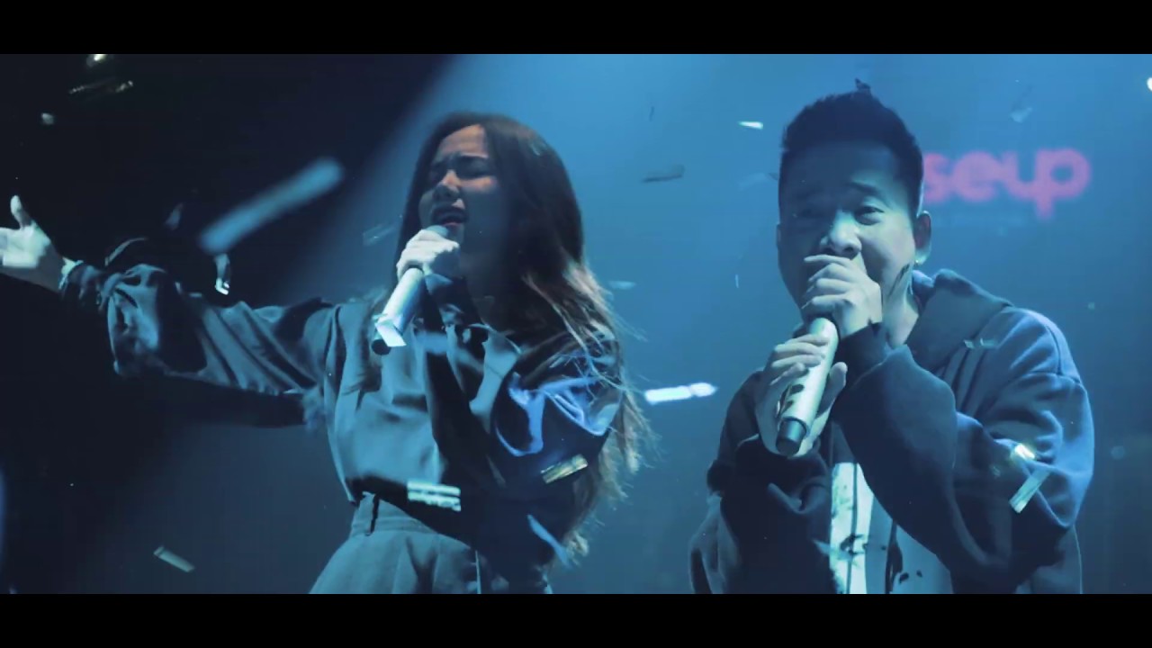 [LIVE] JustaTee & Phương Ly - Thằng Điên at 1900 Future Hits