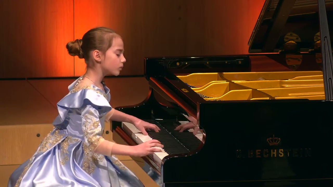 Rachmaninoff: Étude-Tableau in G minor – Ellie Jasmine Bauwens