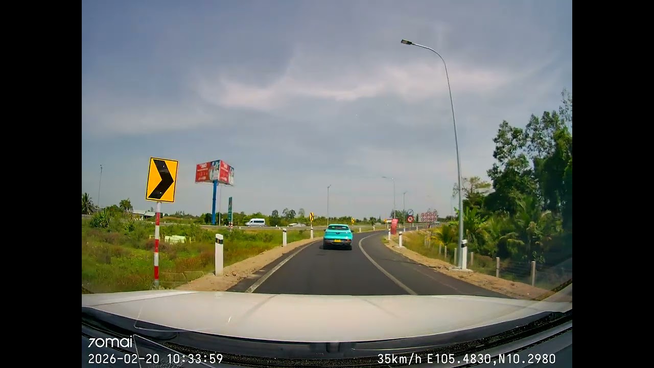 Mùng 4 tết Tuyến tránh Long Xuyên dồn toa 2 vụ 