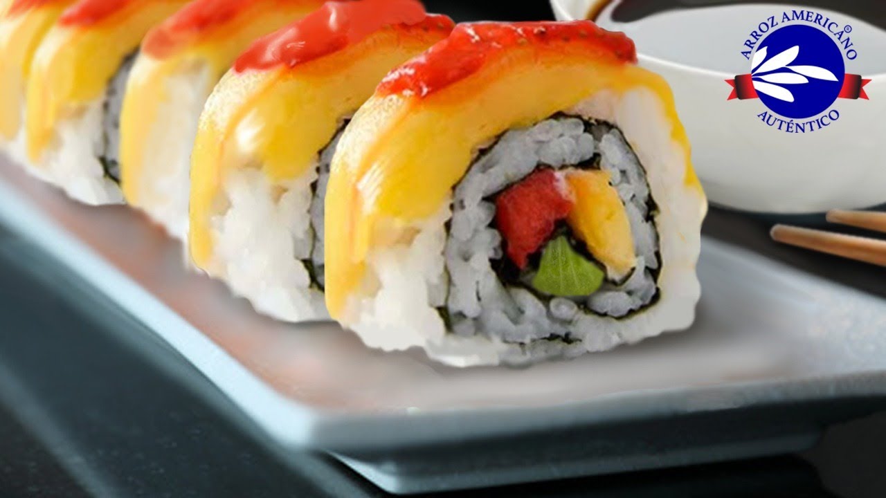 Sushi dulce con mango, kiwi y chocolate